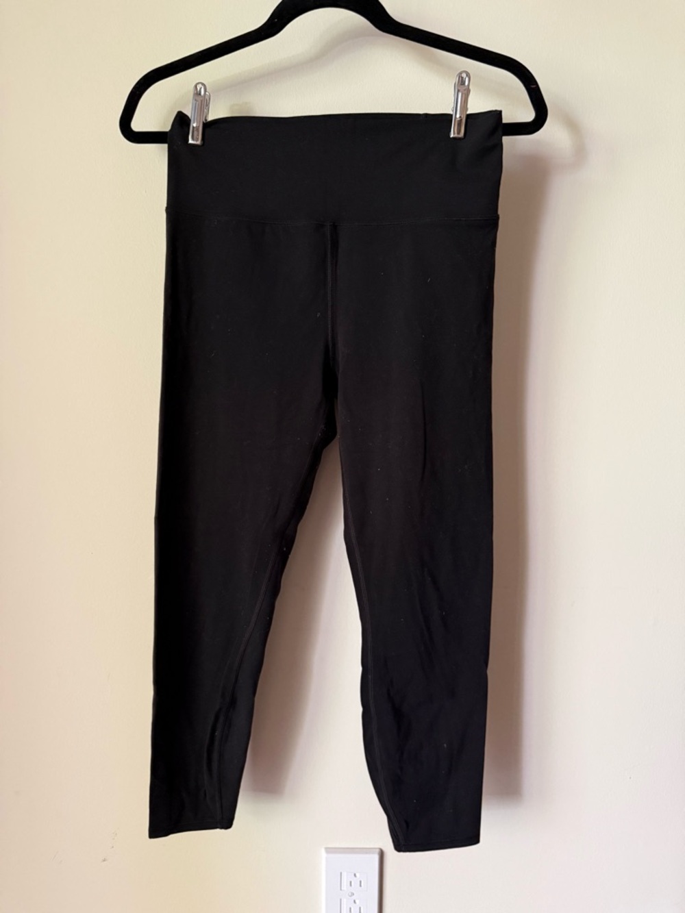 Vuori Black High Waisted Leggings Size Large Performance Yoga Gym Athleisure